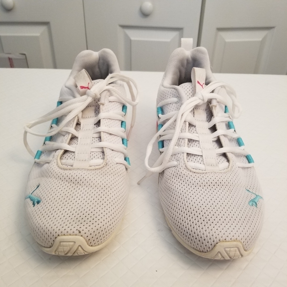 Puma Axelion Bright Training  Womens White Sneaker 195394-02/  Sz 9.5 US